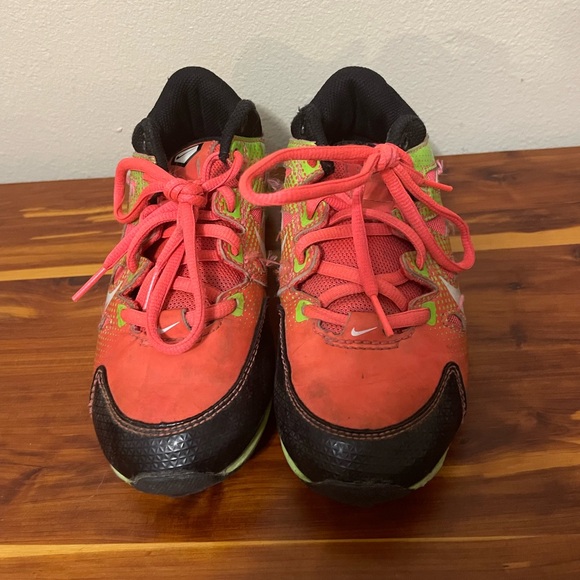 Nike t-ball pink & neon green cleats child size 13 - Picture 2 of 8